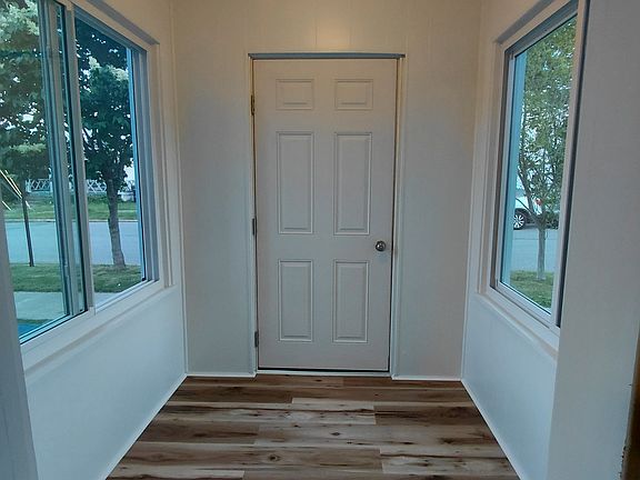 2nd image of 131 Waterford St #1