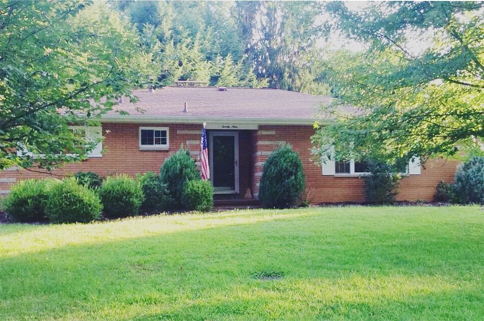 1st image of 29 Willowbrook Dr