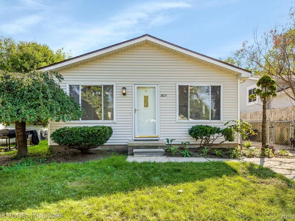 2625 Corey St, Waterford, MI 48328