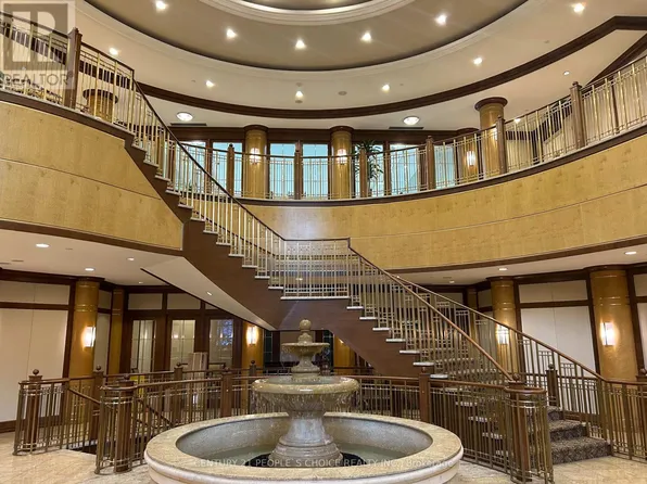 80 Harrison Garden Blvd #1124, Toronto, ON M2N 7E3