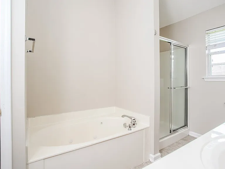 6379 Sandbourne E — Photo 12