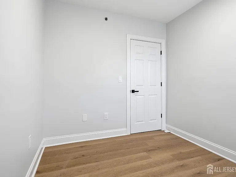 115 Remsen Ave — Photo 30