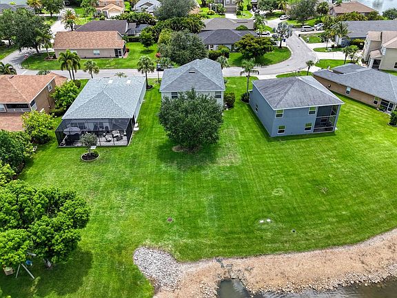 2nd image of 11212 Cypress Tree Cir