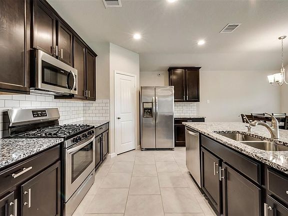 5th image of 18403 Grayson Bluff Way