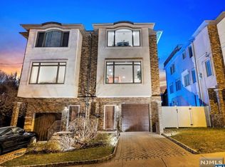 2 Leary Ln #B, Edgewater, NJ 07020