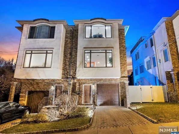 2 Leary Ln #B, Edgewater, NJ 07020