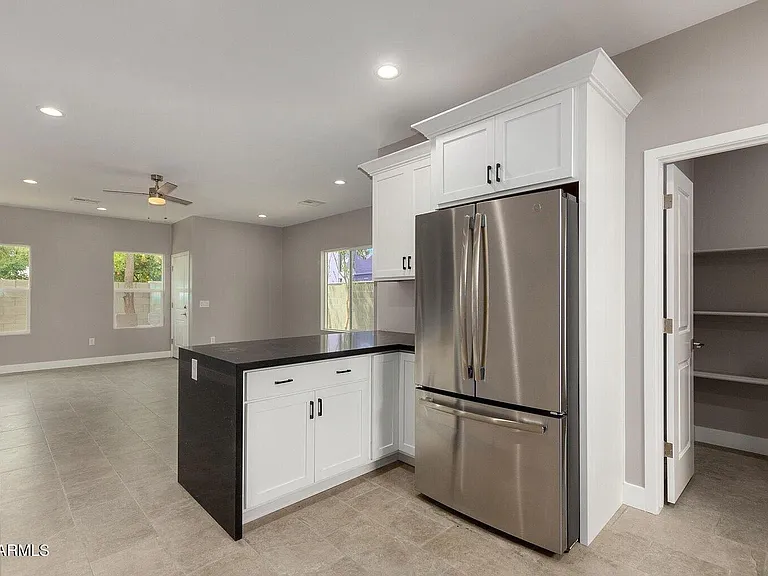 2336 E Harvard St #B — Photo 5