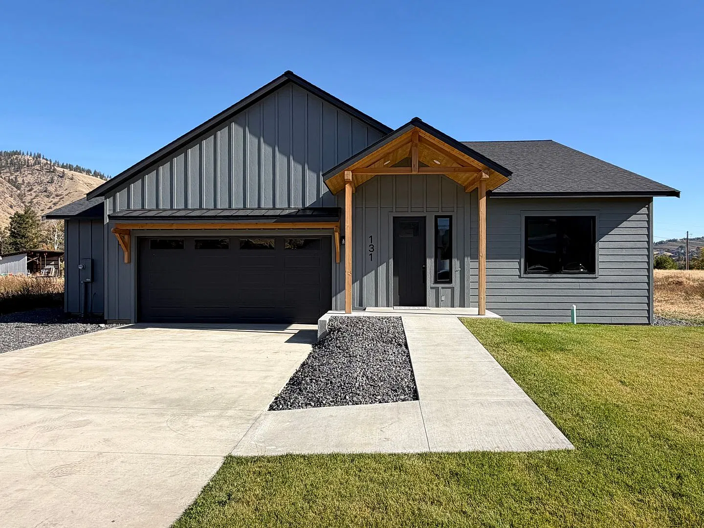 Now renting 3 bedroom House — Photo 1
