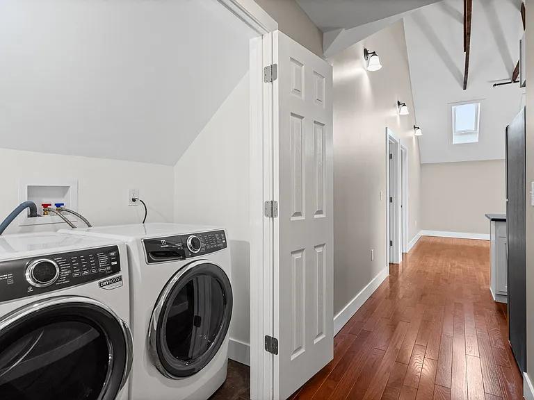 521 Warren St #4 — Photo 28