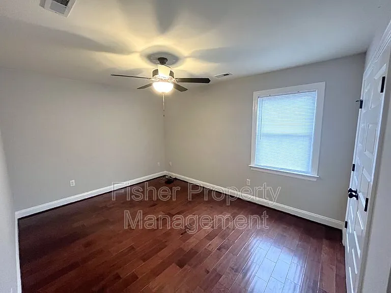 1411 Porter St #B — Photo 16