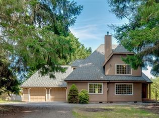 7868 NE Koura Rd, Bainbridge Island, WA 98110