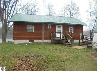 8865 Lorraine Dr, Farwell, MI 48622