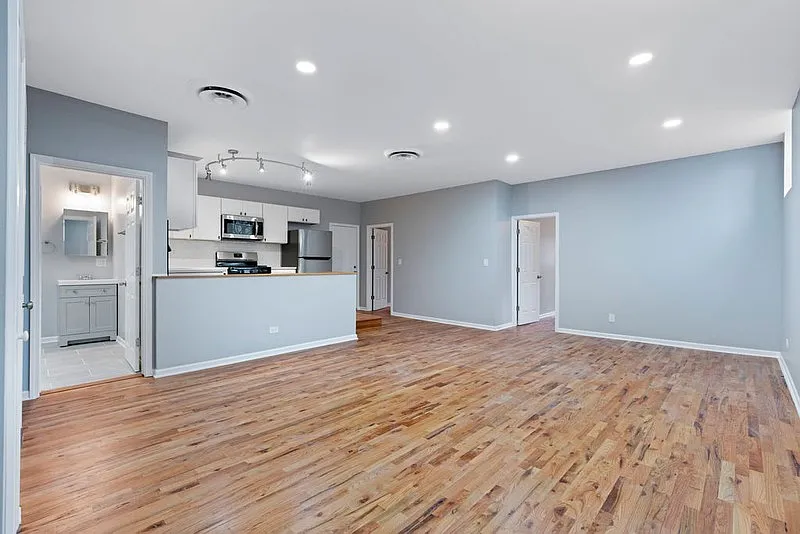 2 bed, 2.0 bath, 1000 sqft, $2,750 — Photo 4
