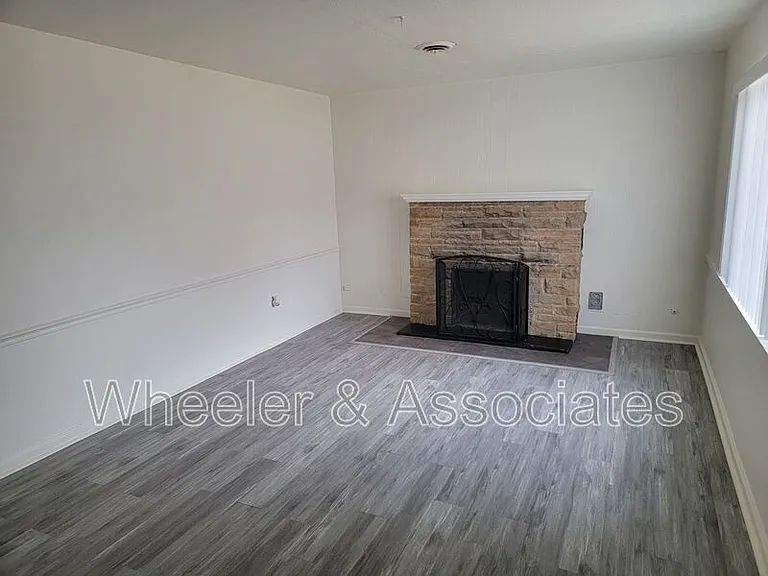 1415 23rd St — Photo 5