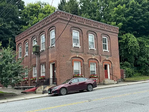 17 State St Photo 1