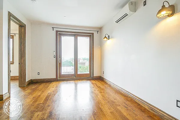 Rented by MySpaceNYC | media 13