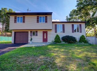 54 Taylor St, Port Jefferson Station, NY