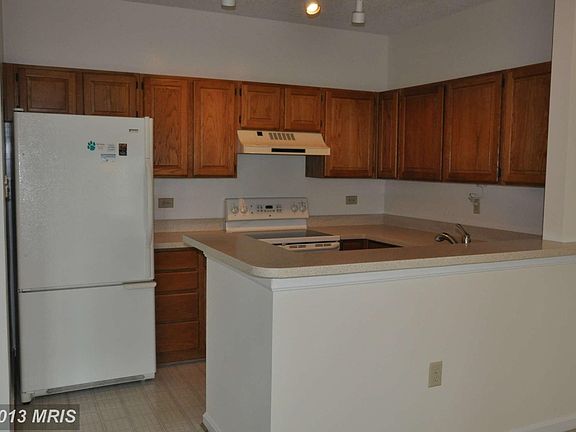 2nd image of 255 S Pickett St