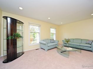 1371 Green Bay Rd, Highland Park, IL 60035