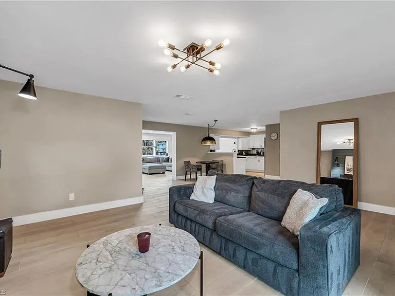 1840 23rd St SW — Photo 7