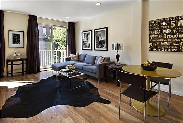 Sold by Maison International | media 1