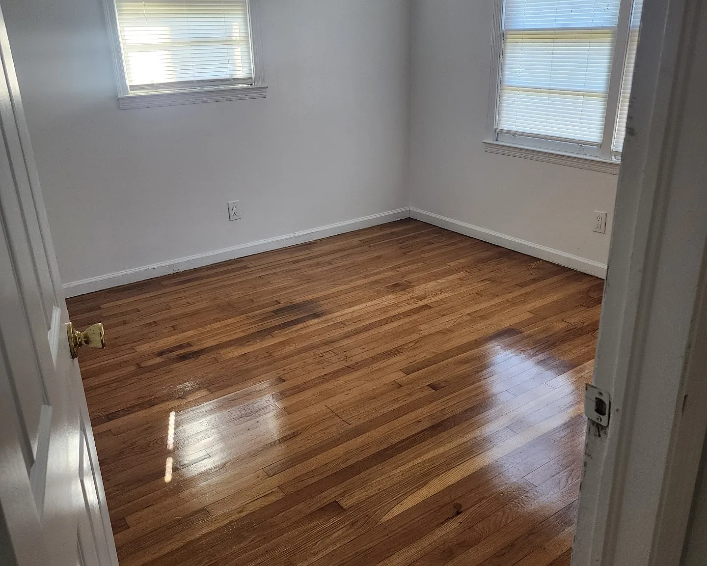 908 Bunche Dr — Photo 2