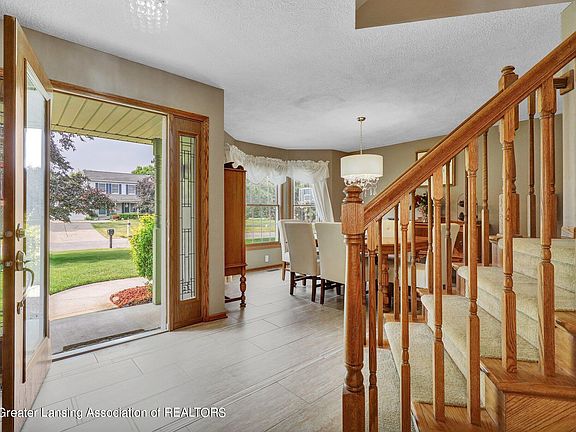 4th image of 2376 Knollridge Ln