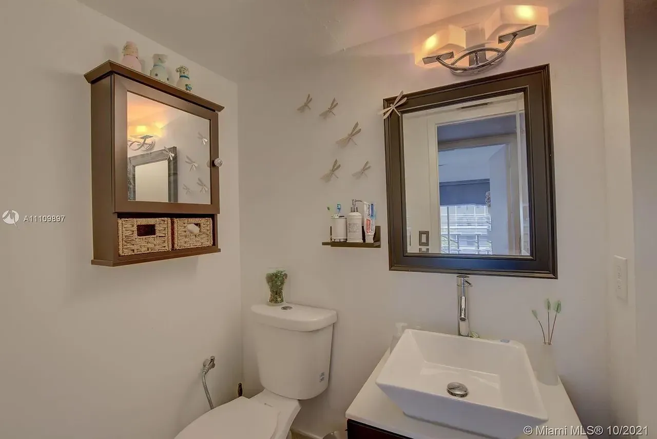 2 bed, 1.5 bath, 836 sqft, $1,800 — Photo 1