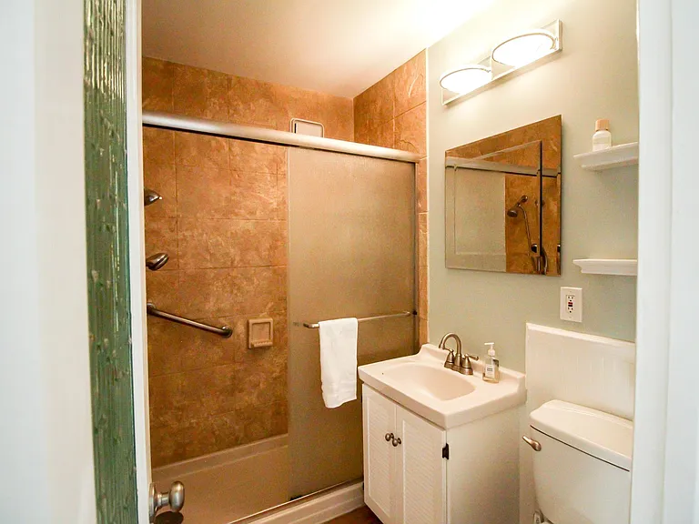 1262 E Stratford Ave — Photo 10