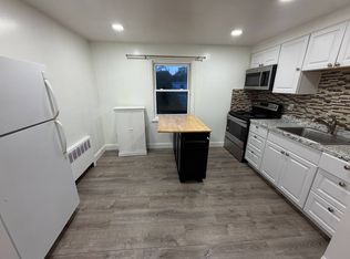 295 49th St Floor 2, Lindenhurst, NY 11757