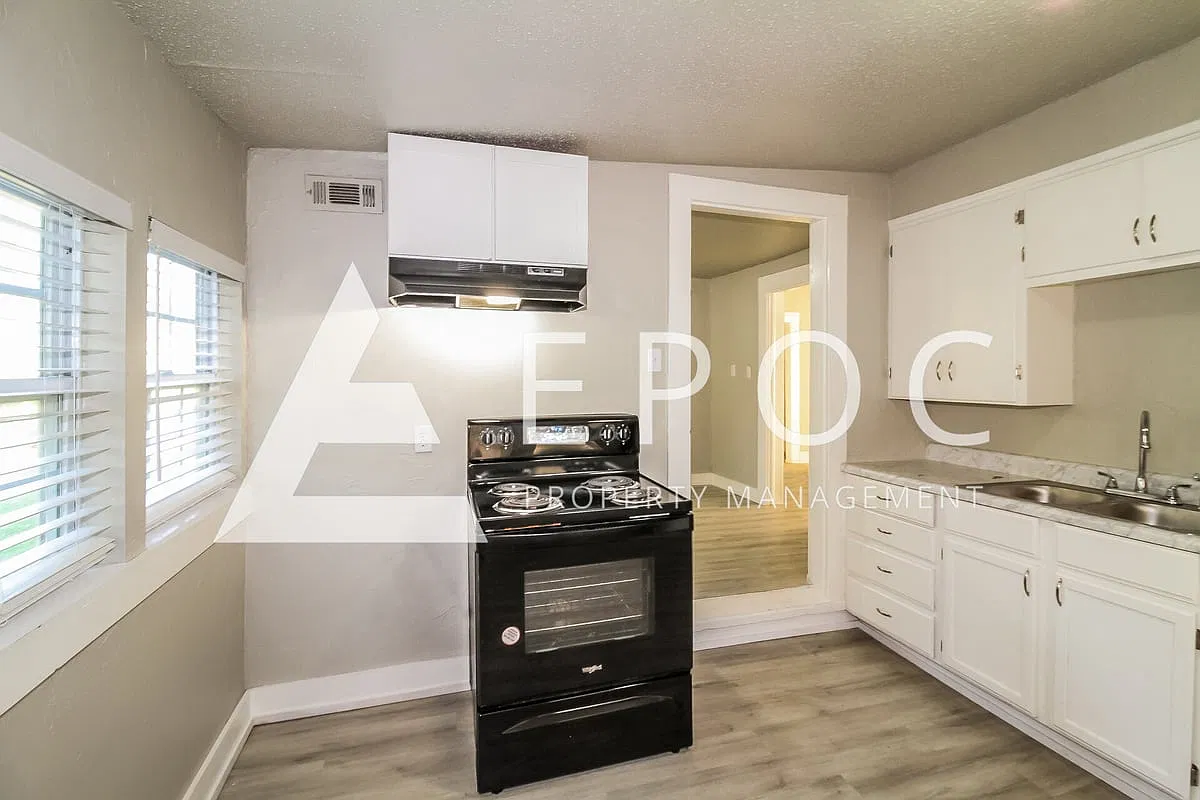 531 S Ponca Ave — Photo 2