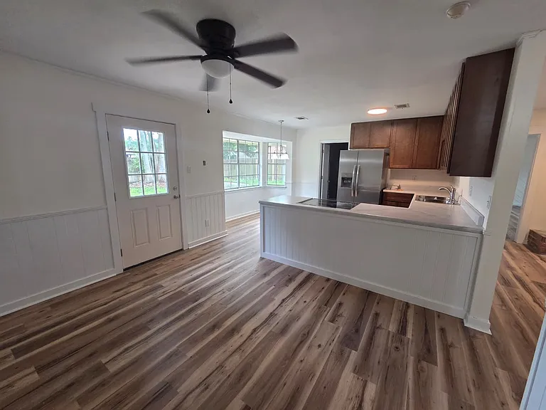 237 Saratoga Dr — Photo 8