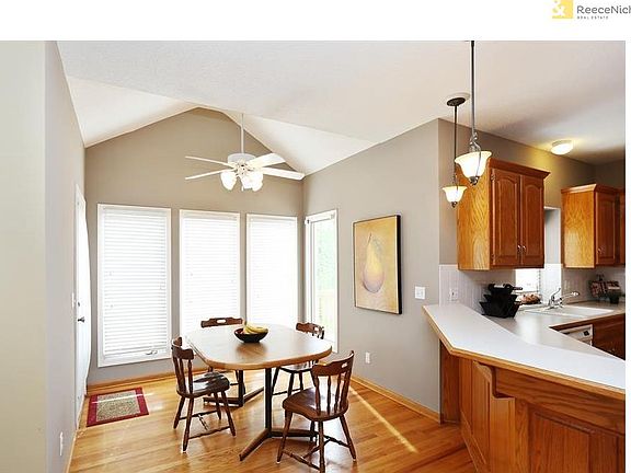 3rd image of 1209 SW Creekside Dr