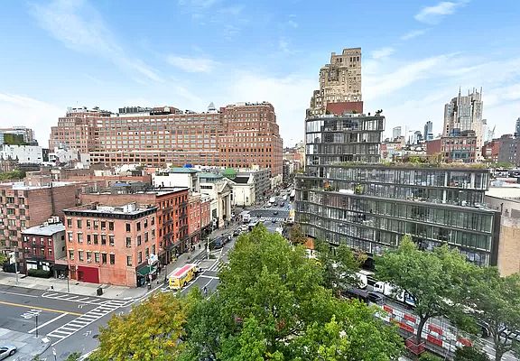 3rd image of 2 Horatio St APT 9R