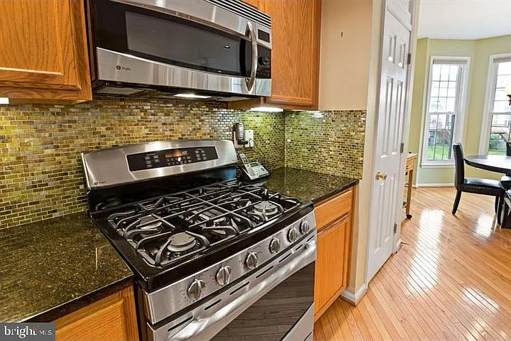 412 E Oakmeade Dr — Photo 9