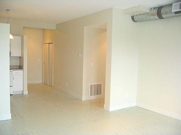 3rd image of 1221 N High St APT 2D