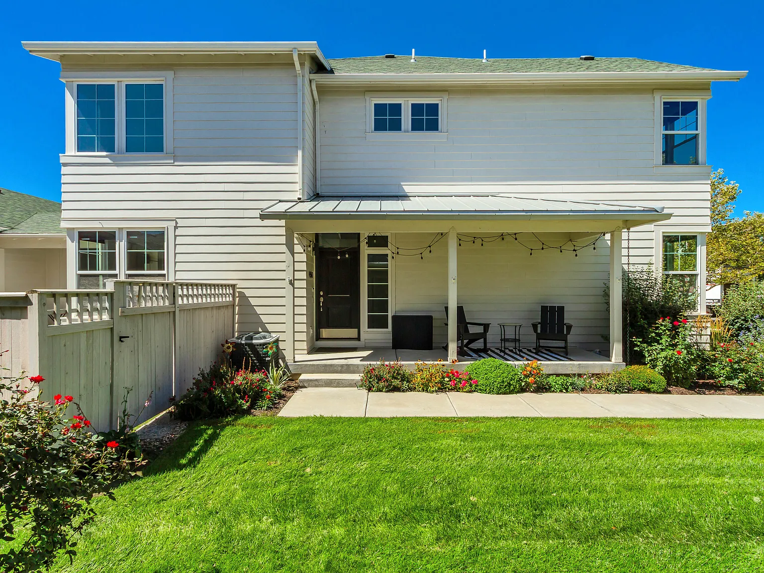 4 bed, 3.5 bath, 2620 sqft, $2,980 — Photo 2