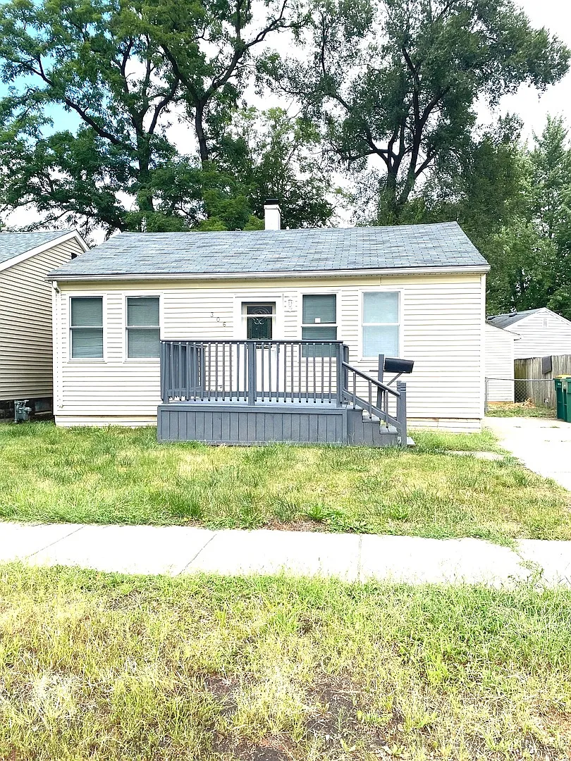 306 S Outer Dr photo 1