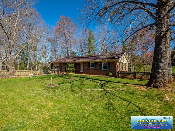 2nd image of 73 Hidden Meadow Ln