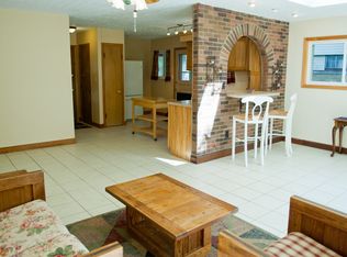 524 Bayfair Dr, Bay Village, OH 44140