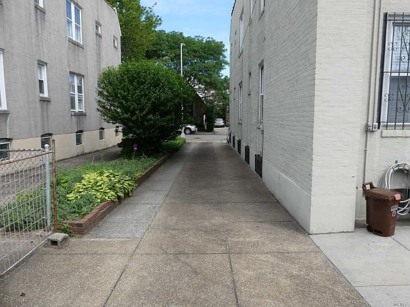 2nd image of 8116 Cowles Ct