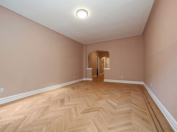 4th image of 46 Cooper St #2E