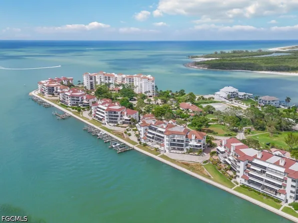 232 La Peninsula Blvd #232, Naples, FL 34113