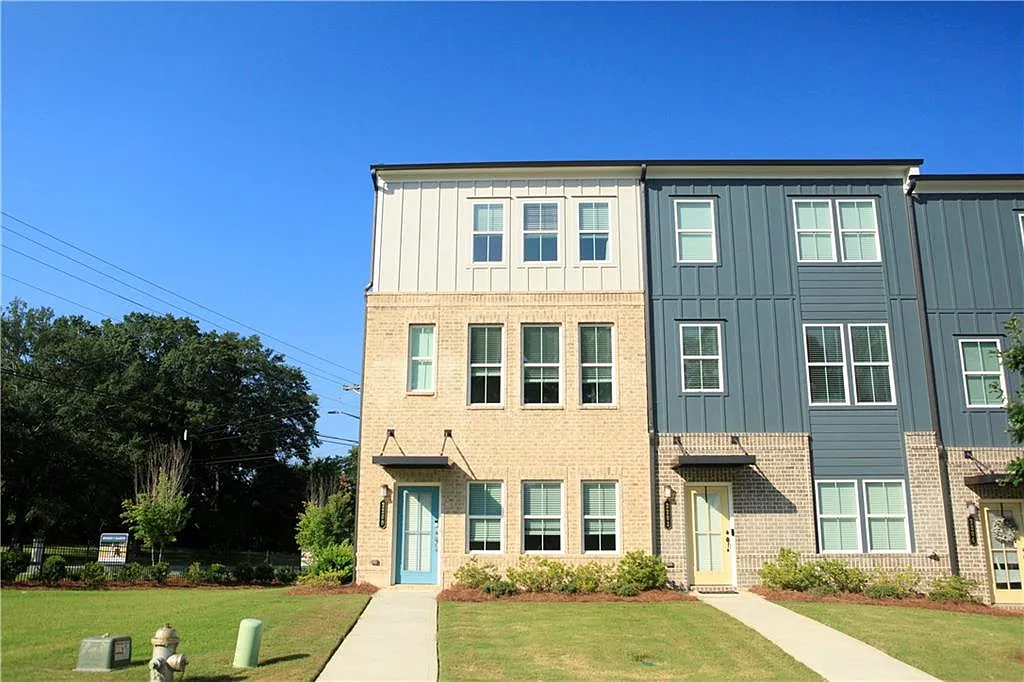2 bed, 3.5 bath, 2000 sqft, $2,400 — Photo 1