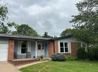 10 Amitie Ln, Ballwin, MO