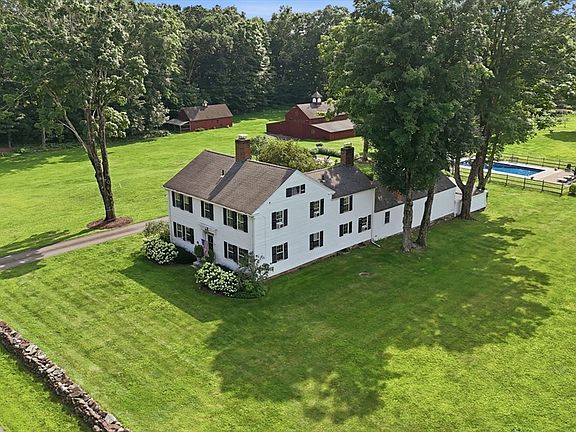 2nd image of 128 Somers Rd