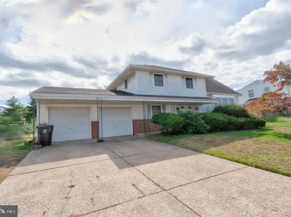 14 Montclair Dr, Delran, NJ 08075