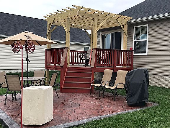 2nd image of 11367 Emerald Dr