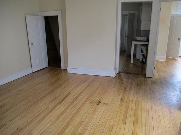 3rd image of 123 N Midland Ave #1