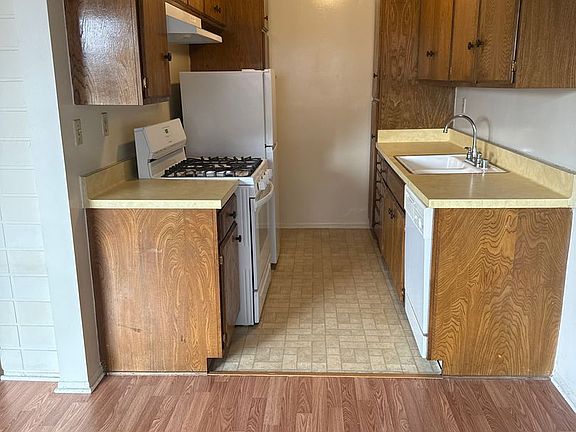 3rd image of 1732 Butler Ave APT 3